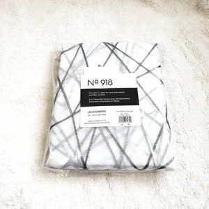 No. 918 Lichtenberg Geometric 84in L Curtain.